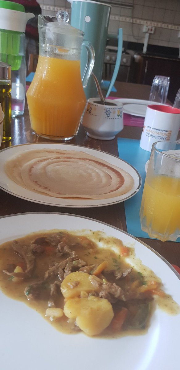 mahad71's tweet photo. My favorite morning, is when I have for breakfast  our own  traditional somali food #cajeero and #suqaar or with #sesameoil #somalifood #somaliculture #somalia #Somali https://t.co/XsUUuiLeAY