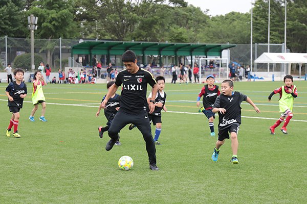 鹿島アントラーズ A Twitter 7 6 磐田戦 Antlers Kashima 常陽銀行デー 向かいの卜伝運動公園では 小笠原a Aの アントラーズサッカー教室が行われました 試合の最新情報は Freaks で T Co Fuergohy7q T Co a6mapy4k Twitter