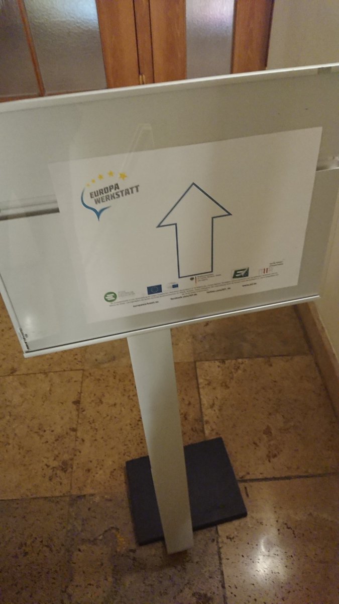 Maltinho04's tweet photo. Früh morgens? Schon ein bisschen müde? Naja, aber jetzt #europamachen bei der #Europawekstatt in der @thehertieschool. Ich freu mich! https://t.co/X9qJ13mZEq