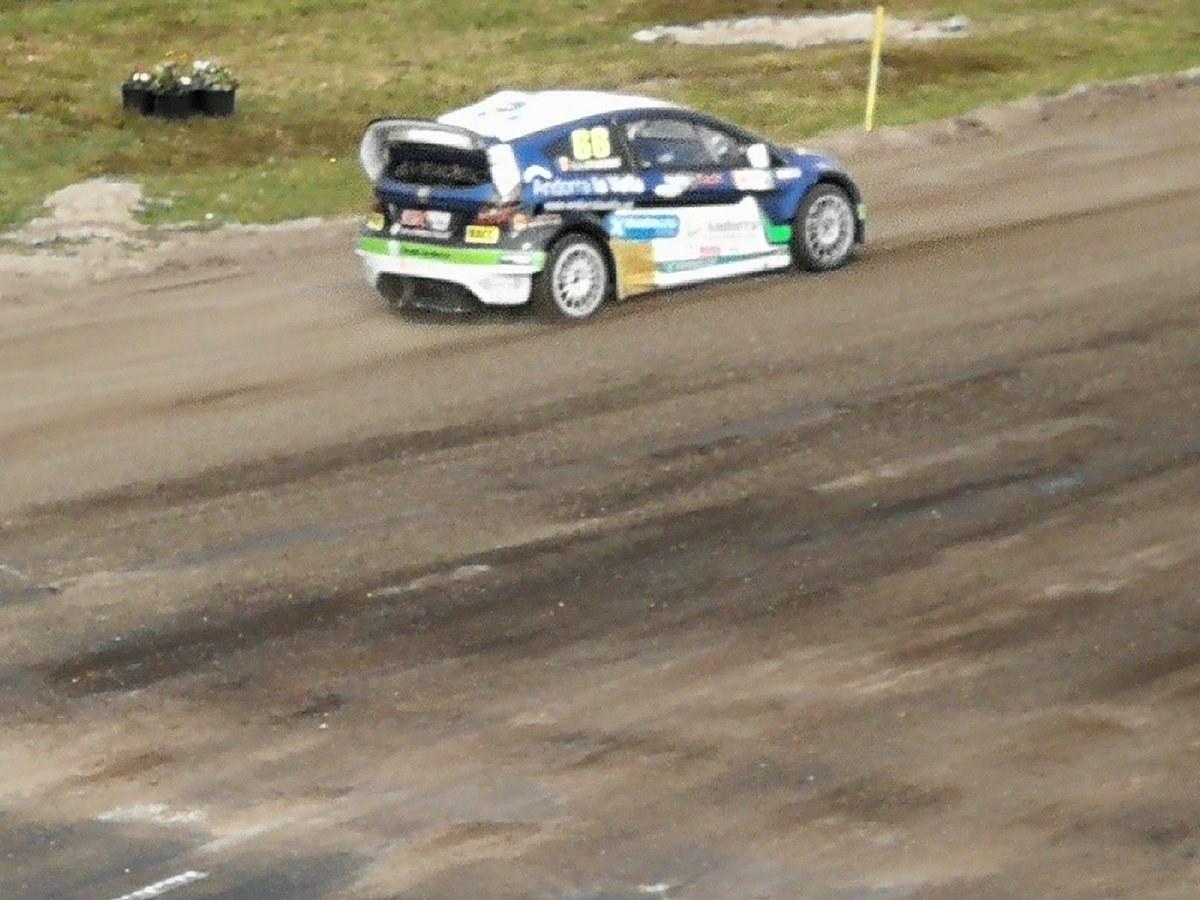 pedrolacacerola's tweet photo. @albertllovera #isindahouse @RX2_Series #HoljesRX https://t.co/EqwU049Hju
