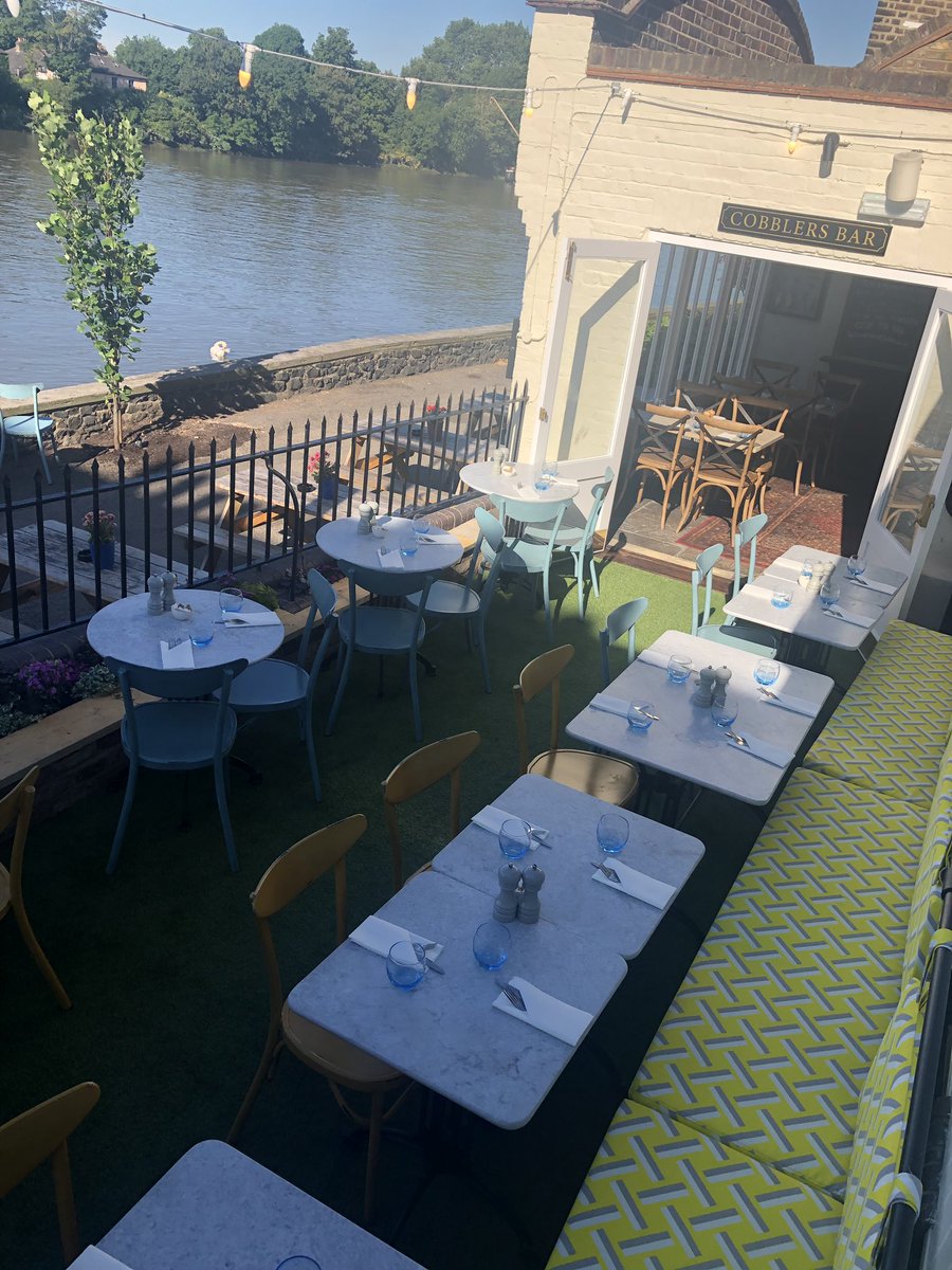 #breakfast #breakfastbythethames #goodmorning #w4 #howluckyarewe #happysaturday #SaturdayMotivation #SaturdayMorning 🥐🥐😎😎