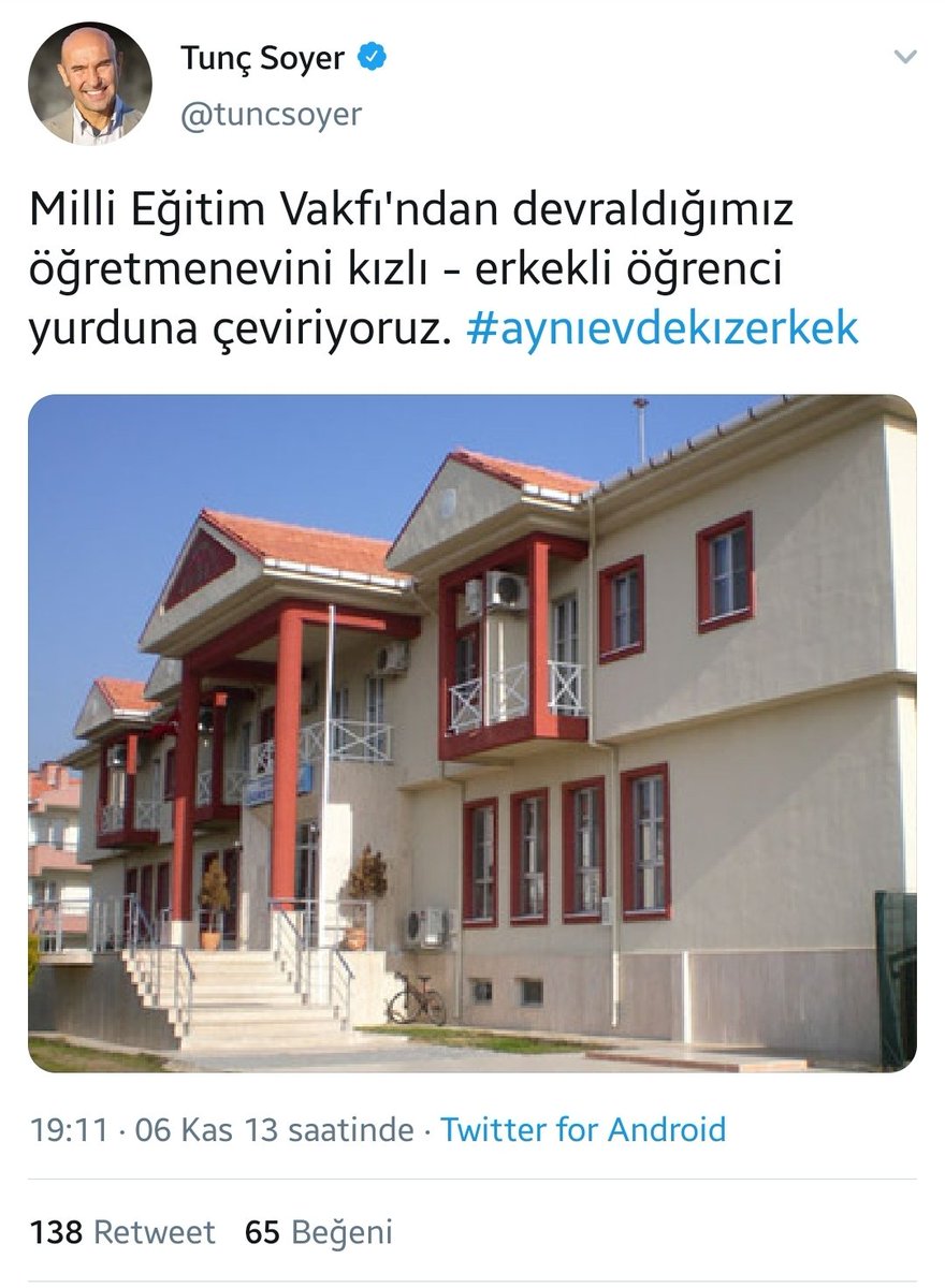 LGBTIQ her sene dizine yeni bir sessiz harf ekliyor CHP'li Belediyeler. 
Önce bir kaç ilçe belediyesi ile başladı. 
Şimdi Rize'ye Artvin'e dayandı. 
Gençleri yani neslimizi ifsad ediyorlar.
Tepkisizleşiyoruz. 
Normalleştiriyorlar.
Cinsiyetsiz tuvalet, 
Cinsiyetsiz yurt.
👏👏👏