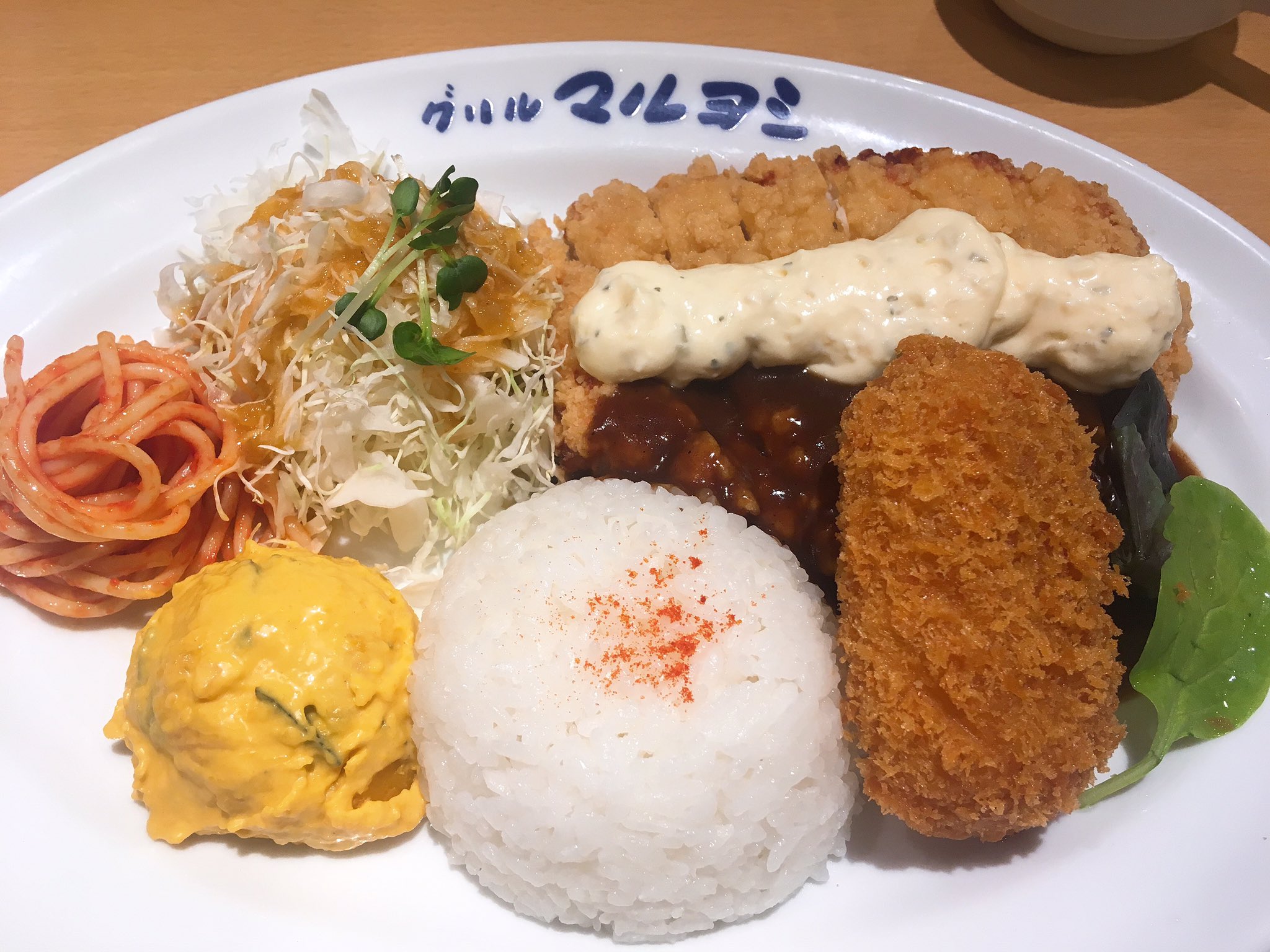 なぎぴ 遅めのランチは天王寺ミオのプチグリルマルヨシで チキン南蛮とかにクリームコロッケのワンプレートセット グリルマルヨシ 阿倍野 あべのハルカス T Co Eaiynkkpyi Twitter