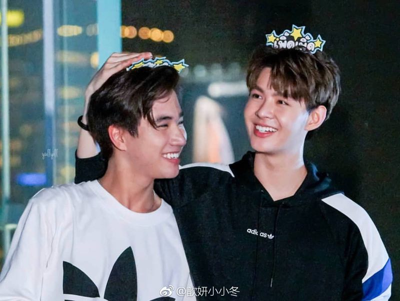 xqttger's tweet photo. We walked through the dazzling flowers, and the blooming flowers were like blooming to protect us.
PS革命友谊组专注perthsaint🖤♥️
cr：Logo-PerthSaintChinese
#บังเอิญคถบังเอิญรัก https://t.co/n0qngQjvT4