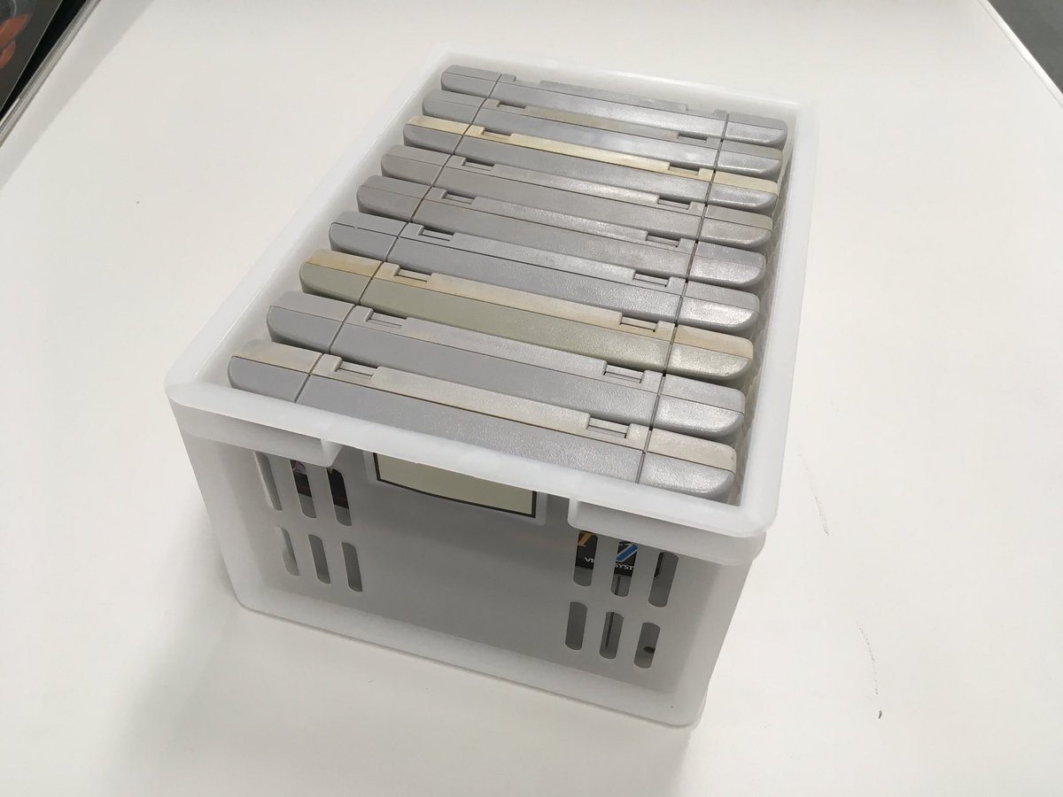 サトチン スーパーファミコンのカセットって 微妙な曲面が収納泣かせですよね そんなアナタにコレ セリアの シェリーコンテナ651 品番4651 スーファミのカセットが９本 ぴったりと入ります これを作った人も きっとスーファミ収納で困っ