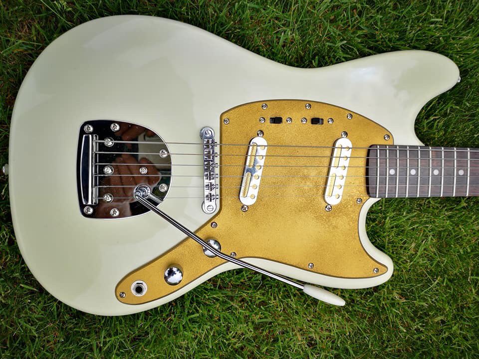 jccarroll's tweet photo. Celebrating the launch of https://t.co/RsRmf5lidJ #punkrockelectricguitar #sots40 #membersthe https://t.co/OpYL5XzstX