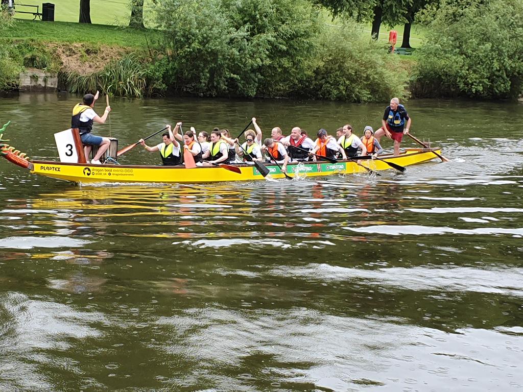 HLCPE's tweet photo. @HLCPE @severnhospice @HLC_Secondary #smileforsam Dragon boat race https://t.co/bc6hZlRrXt