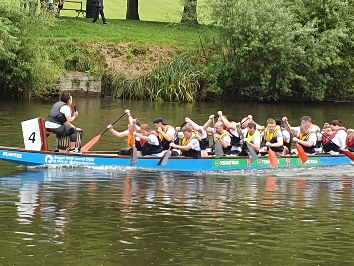 HLCPE's tweet photo. @HLCPE @severnhospice @HLC_Secondary #smileforsam Dragon boat race https://t.co/bc6hZlRrXt