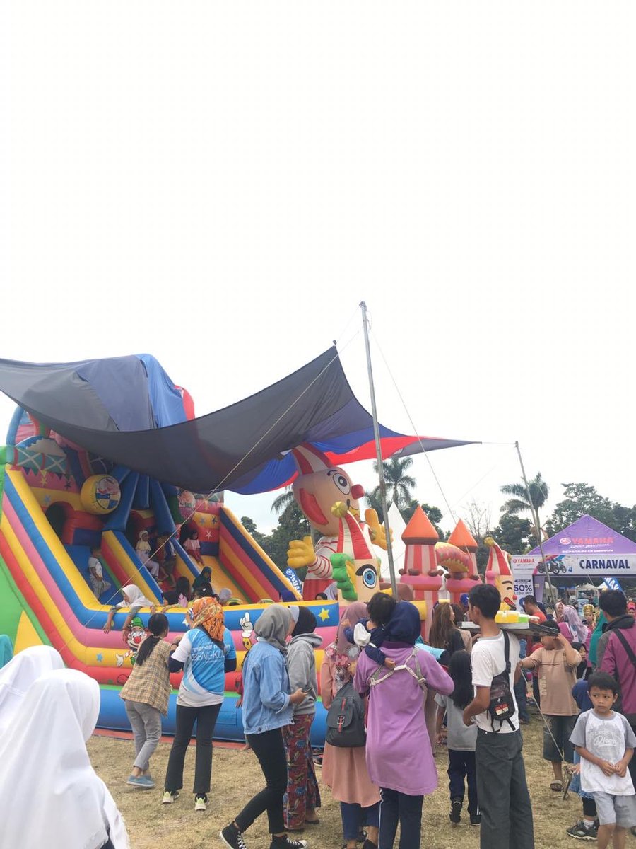 yamahaindonesia's tweet photo. Brosis, siapa yang sudah datang hari ini ke BYMS 2019 di Lapangan Brigif Cimahi? Ada servis gratis untuk semua motor dan carnival buat lo yang bawa keluarga! #BYMS2019 #YamahaIndonesia https://t.co/T5onHIEafB