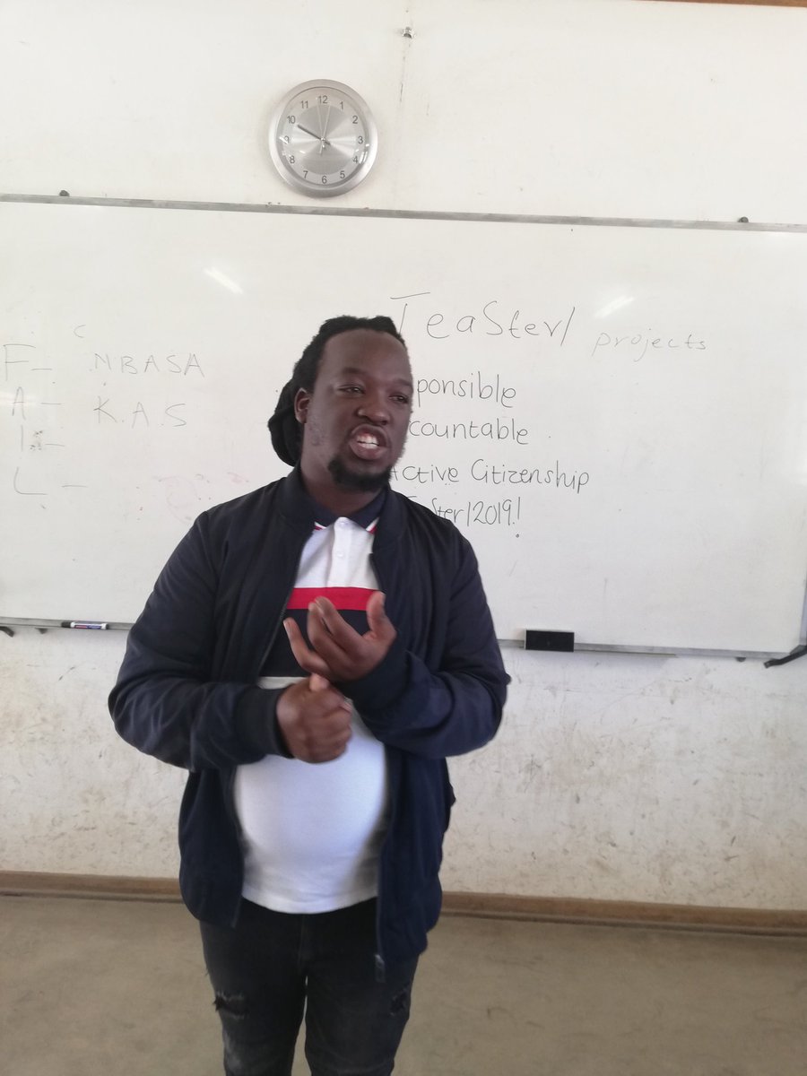 Teasterlprogram's tweet image. Our KZN branch manager outlining rules of the camp and school adoption process.

#teasterlcamp2019 
#authenticcareercamp 
#AuthenticCareerguidance 
#ruralschoolsdevelopment