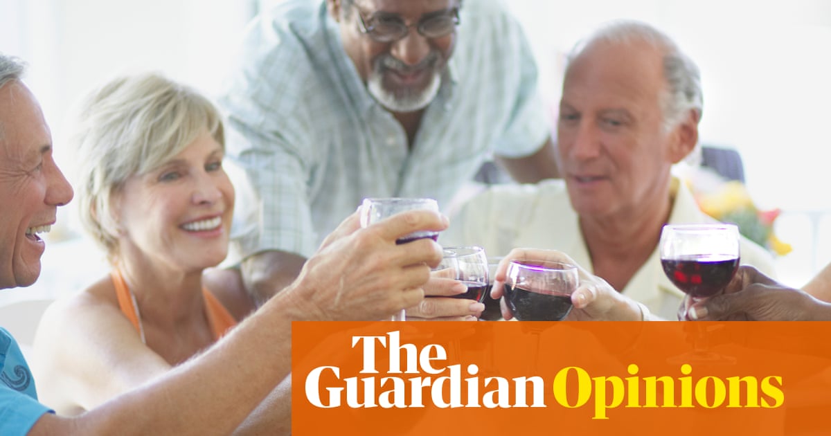 DementiaUK's tweet image. This is an uplifting article about a GP diagnosing herself with dementia, and continuing to live a sociable and happy life. Our Admiral Nurses are here to support families facing dementia, no matter where they were are in their journey. theguardian.com/society/2019/j…