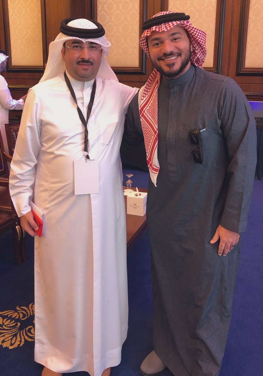 lalshareef's tweet photo. مع الأستاذ القدير @Nawaralmutawa في جلسة مبادرة سمو الشيخ ناصر بن حمد آل خليفة الله يحفظه لتأسيس المشاريع التجارية لرواد الأعمال الشباب 🇧🇭

بإذن الله أنا وفريق العمل في @loayacademy سنساهم في خلق وظائف بالسوق البحريني والخليجي والعربي بمجال #التعليم_الالكتروني 🙏🏼

#مايكرو_شباب https://t.co/4DJUBLiH3G