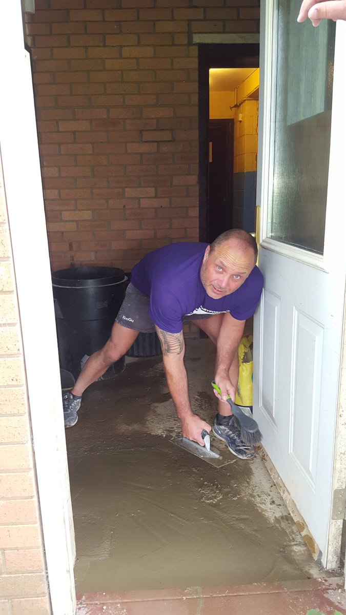 A busy weekend at Old Richians with Natwest Rugby Force supporting the efforts of our dedicated volunteers in improving the Clubhouse #GRFUrugby #Natwestrugbyforce <a href="/GRFUrugby/">#GRFU</a> @NatWest_Rugby #swsportsnews <a href="/SW_Rugby/">SW Rugby</a> <a href="/swsportsnews/">South West Sports News</a>