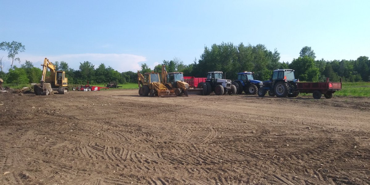 rip_vg's tweet image. co-operative effort to cleanup line fence. #gain50feet  #nomorebrush  #thatwasabiglift  #usewhatyouhave