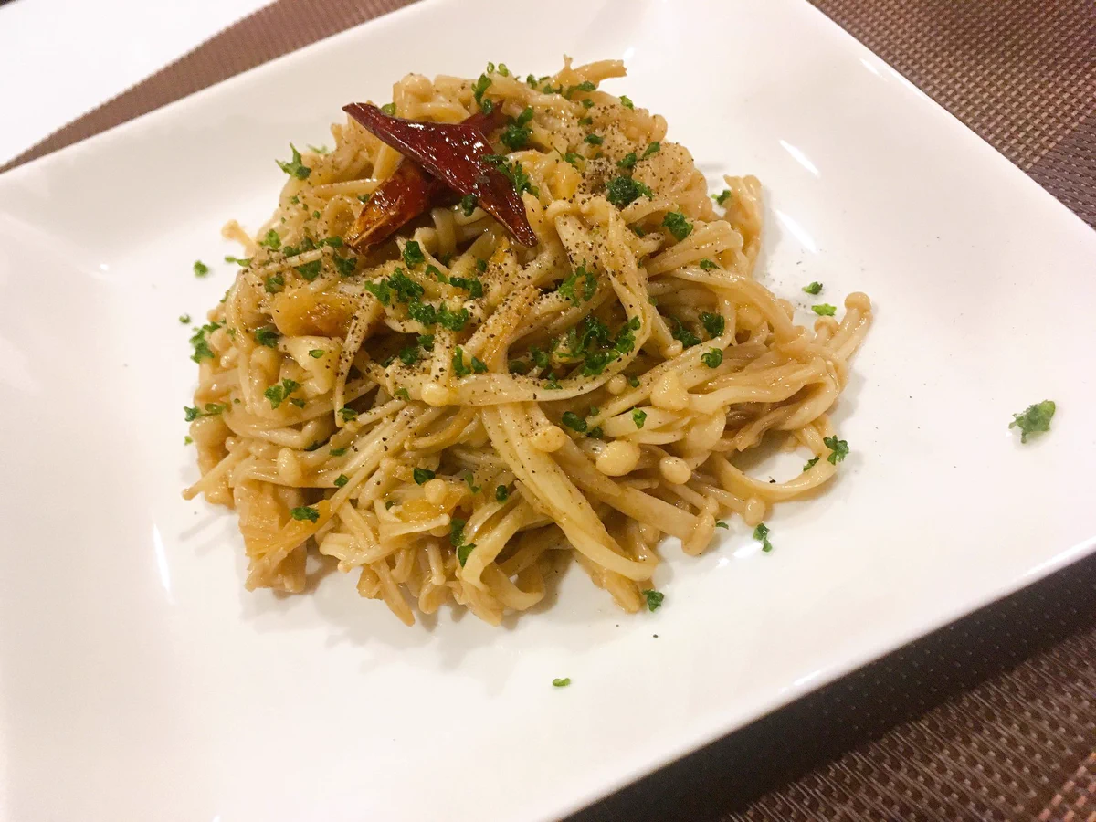 低糖質で満足感も抜群！えのきのペペロンチーノのレシピ！