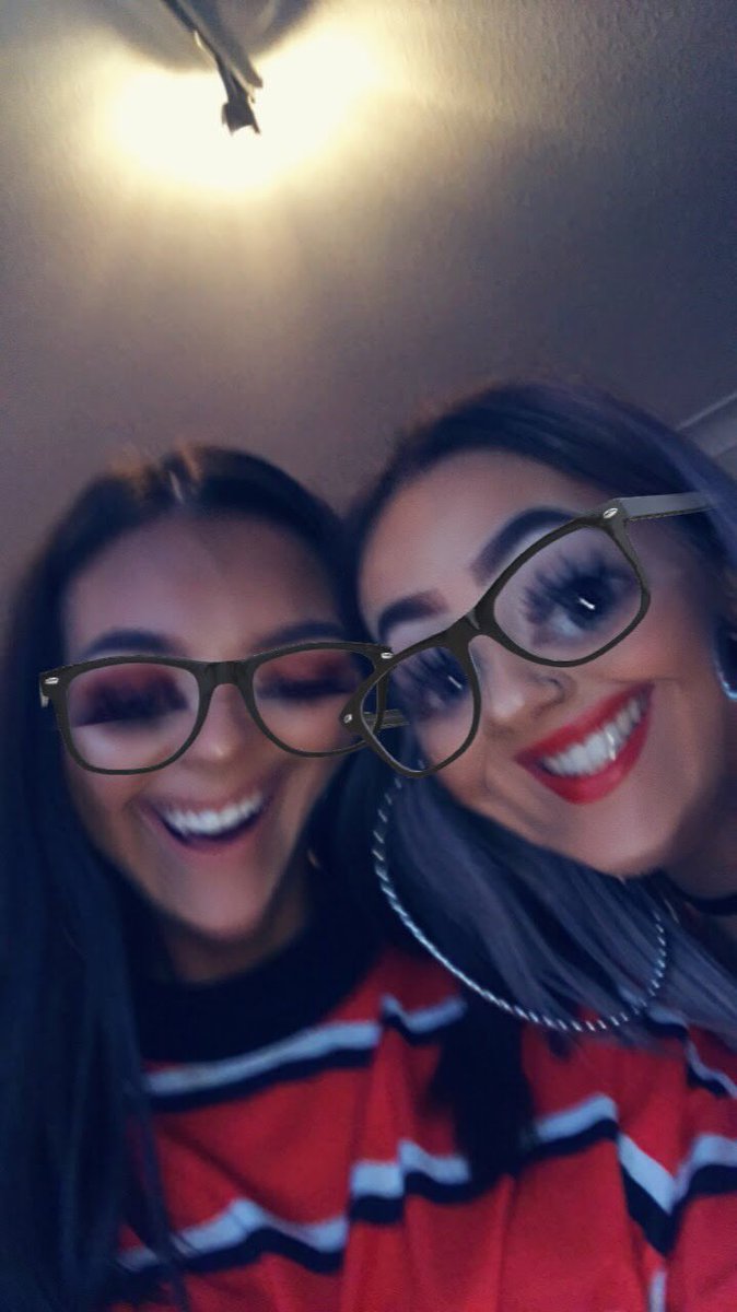 KaylahShandx's tweet photo. @dayna_duncan happy bday u legend💅🏻💗💗missing u so bloody much have the best day ever!! love u X https://t.co/pI0Zrr2Jw2