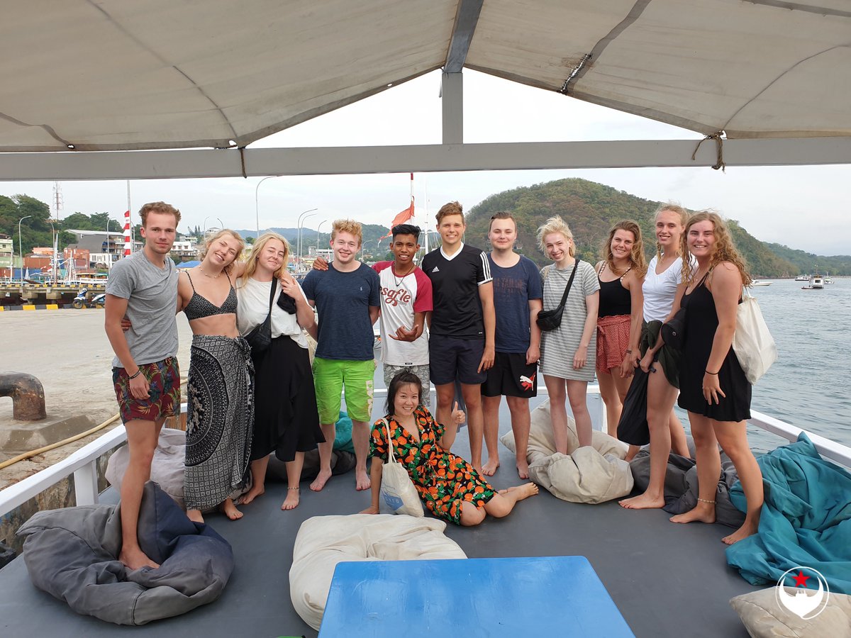 ScubaReps's tweet image. Thank you to this group of adventurers for joining us on a day trip in Komodo.

From different schools in Denmark, they had all signed up for a trip to experience SCUBA. They spent the day making new friends and creating unforgettable memories. That's what diving is all about.
