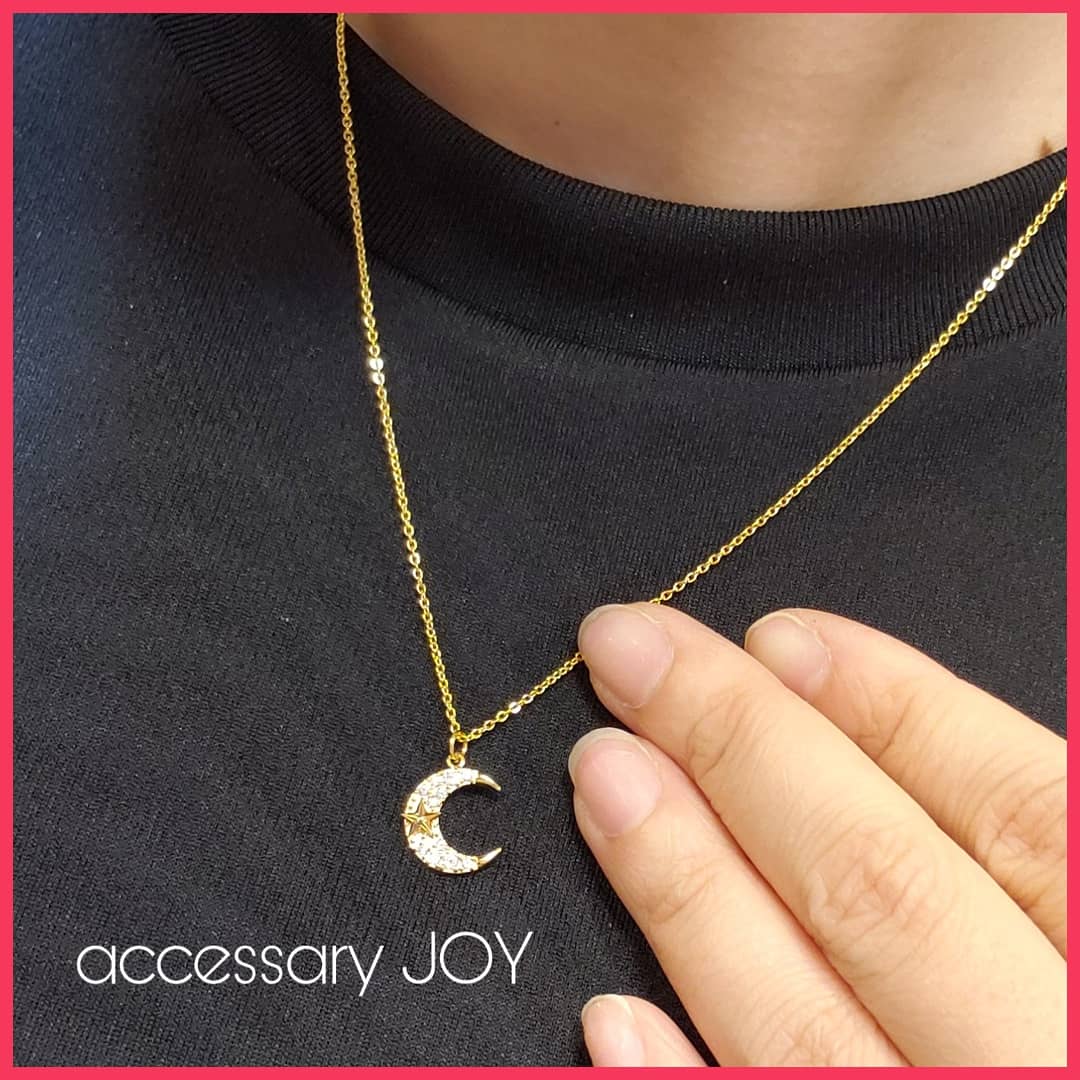 joy_parco's tweet photo. .
#ペアーネックレス
#シンプルネックレス
#新作ネックレス 入荷致しました♥✋
新作人気Ｎｏ．1です‼‼‼‼‼‼
キュービックジルコニアのキラキラと、
🌙*ﾟモチーフが可愛い➰➰😍💓
と、大大大大人気です＼(^o^)／
数少なくなっておりますのでお早めの
お問い合わせお待ちしております☏♡ https://t.co/cGI8FuU1UD