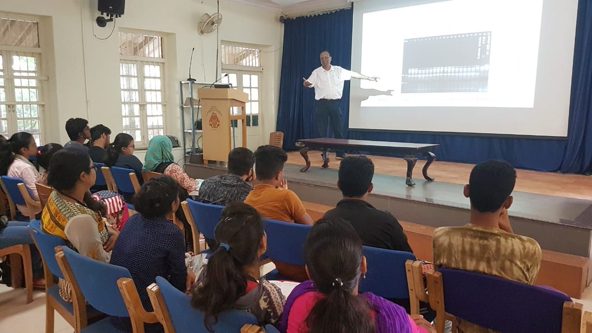Talk on #DiseaseDetectives. Selling #researchascareer to RLS College students.<a href="/IcmrNitm/">ICMR-NITM</a>