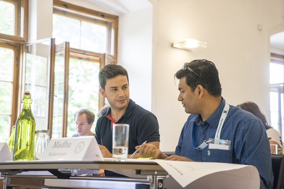 In addition to input from our faculty, peer-to-peer feedback is an important part of our Business Model Canvas session at the #SEA19 

#StartupExecutiveAcademy #SiliconCastles #startuplife #startups #BMC #stanfordgsb