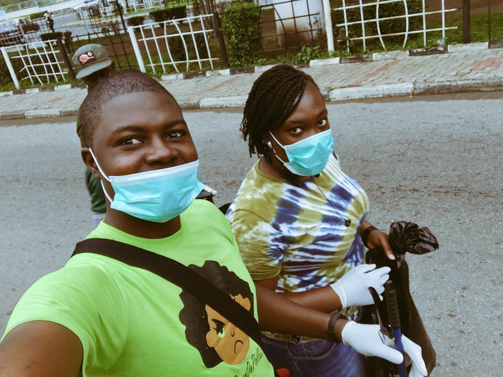#staredownpollution #IbadanCleanup #TeamSustyOnTheStreets #Cleanerenvironment #nottoofinetocleanup