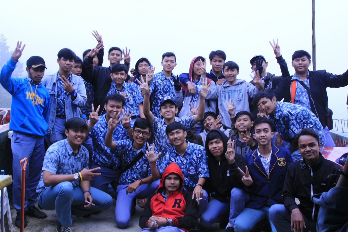 rizkiselalugpp's tweet photo. @nadjanameera @doffiduffie #smapi3'17 https://t.co/bnL3ca1fhy