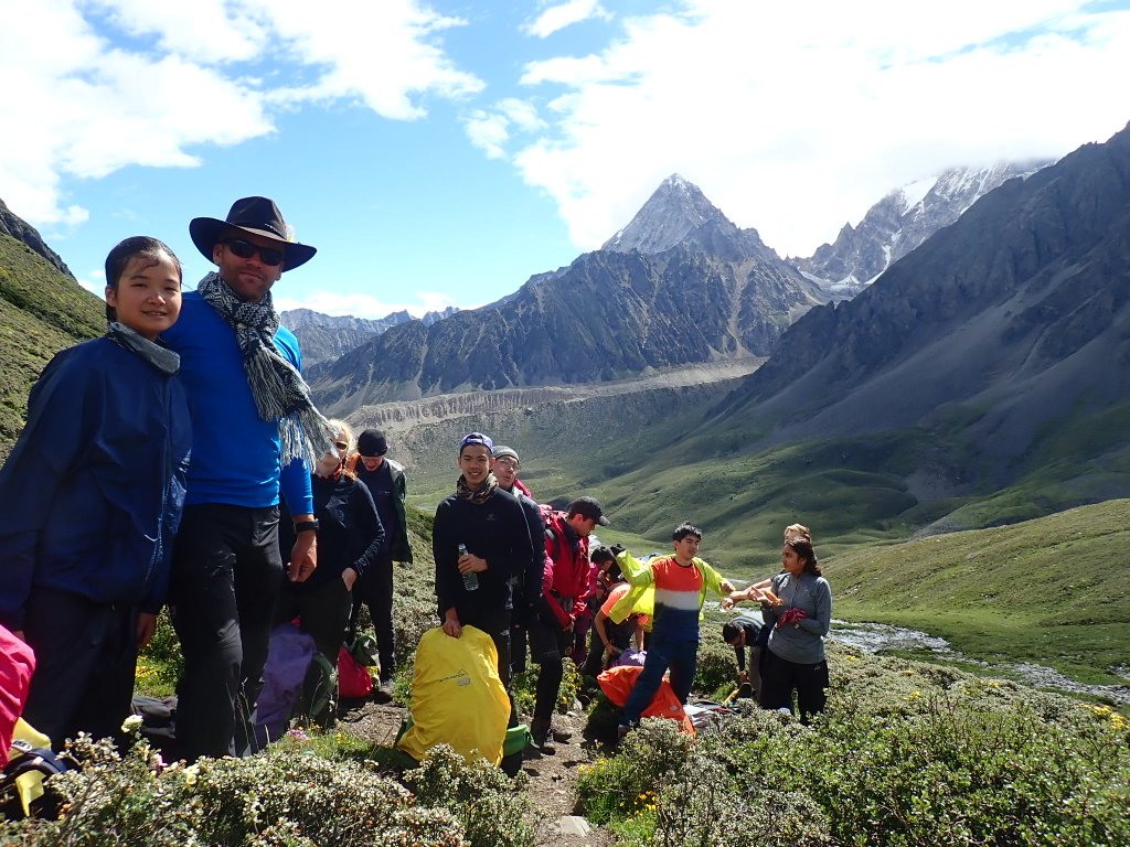 ExplainingMaths's tweet photo. What an adventure! A week of volluntary work in a remote Tibetan village followed by a 7 day hike through the Tibetan plateau. All students reached the 5000m peak. Parents, teachers, @JISBrunei, @intaward and #Brunei can be proud of students' resilience #jischallenges https://t.co/QClWXHOhEW