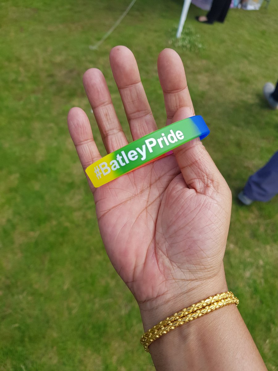 Esat1309's tweet image. The sun is shining bright for #BatleyPride 🌞🌞🌞🌞 @commlinksnorth @TTCKirklees @Touchstone_Spt