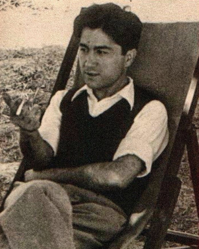 kuzucemile's tweet photo. "Yorgunum, çok yorgunum... Çalışmaktan değil böyle yorgunluğum. Mutlu olmak çabasından yoruldum."
#AzizNesi
Sevgiyle, saygıyla...🍀 https://t.co/feU62Dc0Nm