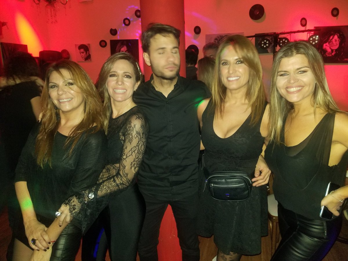 NancyDure's tweet photo. Cumple de @BorghiSandra !! https://t.co/oqLH4Kt1Bc