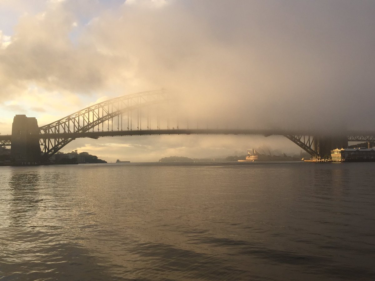 lettherebelifep's tweet photo. Foggy #sunrise from this #morning at #bluespoint. #sydney #sydneysider #sydneyharbour #ilovesydney #visitsydney #kirribilli #northsydney https://t.co/nOblldWAlH