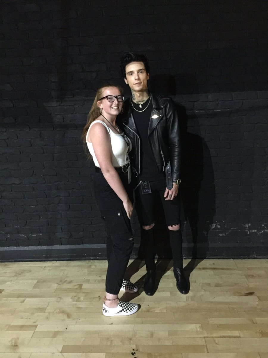 maisie_ea's tweet photo. Thank you for the best night 😭🖤 @andyblack https://t.co/MlsA3ffDS1