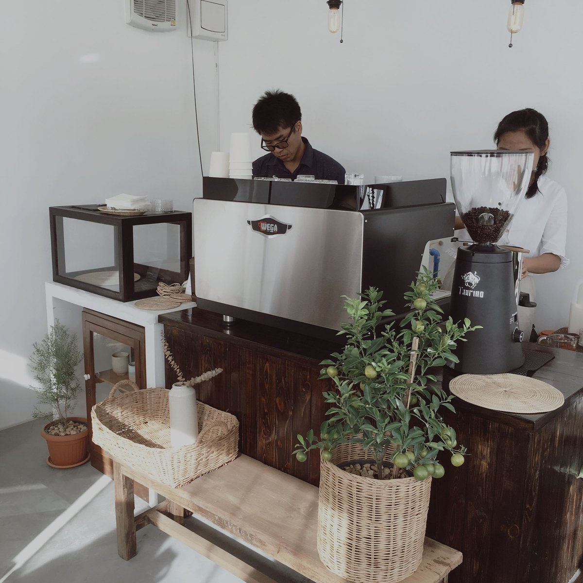 alonsass's tweet photo. 🍃PROOF CAFE 🍂
❣️คาเฟ่มินิน่ารัก กาแฟอร่อย❣️
📍 ที่อยู่ : ข้าง7-11 ตลาดเอื้อบุญ ตรงข้ามโรงงานตราเพชร(นกท.) ต.ตาลเดี่ยว อ.แก่งคอย จ.สระบุรี 18110
🕒 เปิด/ปิด : 07.00- 17.00น. หยุดทุกวันพุธ
📞 โทร : 082-2715004
#หมูใหม่ตามรีวิว🐷
#Proofcafe
#คาเฟ่สระบุรี https://t.co/DYFTohkFIR