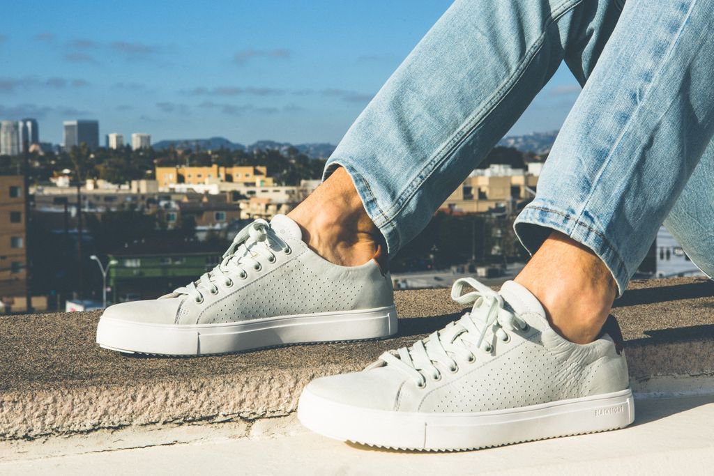 We've got the perfect White Sneaker for Summer! 😎
Shop with free shipping &amp; returns <a href="/Zappos/">Zappos.com</a> buff.ly/2x2FfKU
#mensfashion #whitesneakers #leather #blackstoneshoes #style