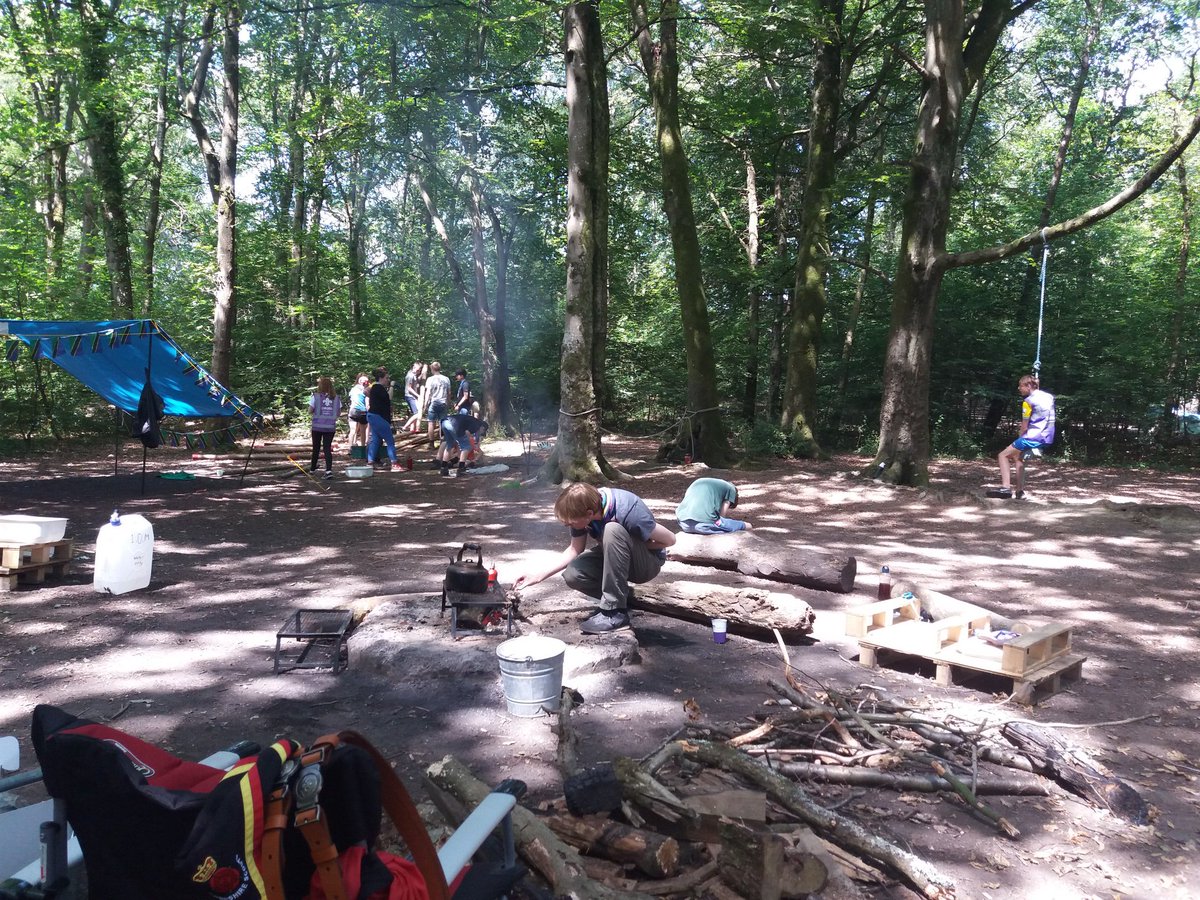 T20 team weekend in Fernys enjoying, sunshine, fire, rope and pioneering poles.