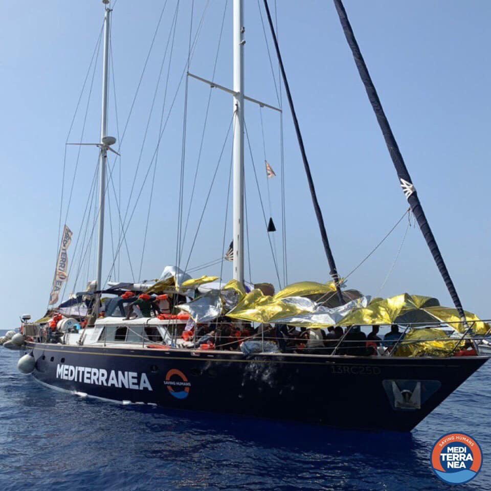 Refugees_Gr's tweet photo. Communication with the Italian port has come to an end, the moment we announced that we are not going to Malta because of the extreme danger and we are asking them to open the ports in Italy. #SafePassage #Alex #WithRefugees
#Mediterranean #Libya
#openEUborders https://t.co/iohFxfRNzf
