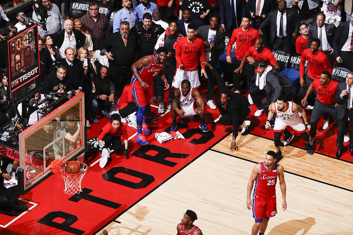 Toronto's tweet image. 🙏 #ThankYouKawhi 

Today is bittersweet; we will all miss you - but you will always be part of our collective joyous memories of 2019 🤗Thanks for helping bring the NBA Championship to the great city of #Toronto! See you on the court next year. 🏀