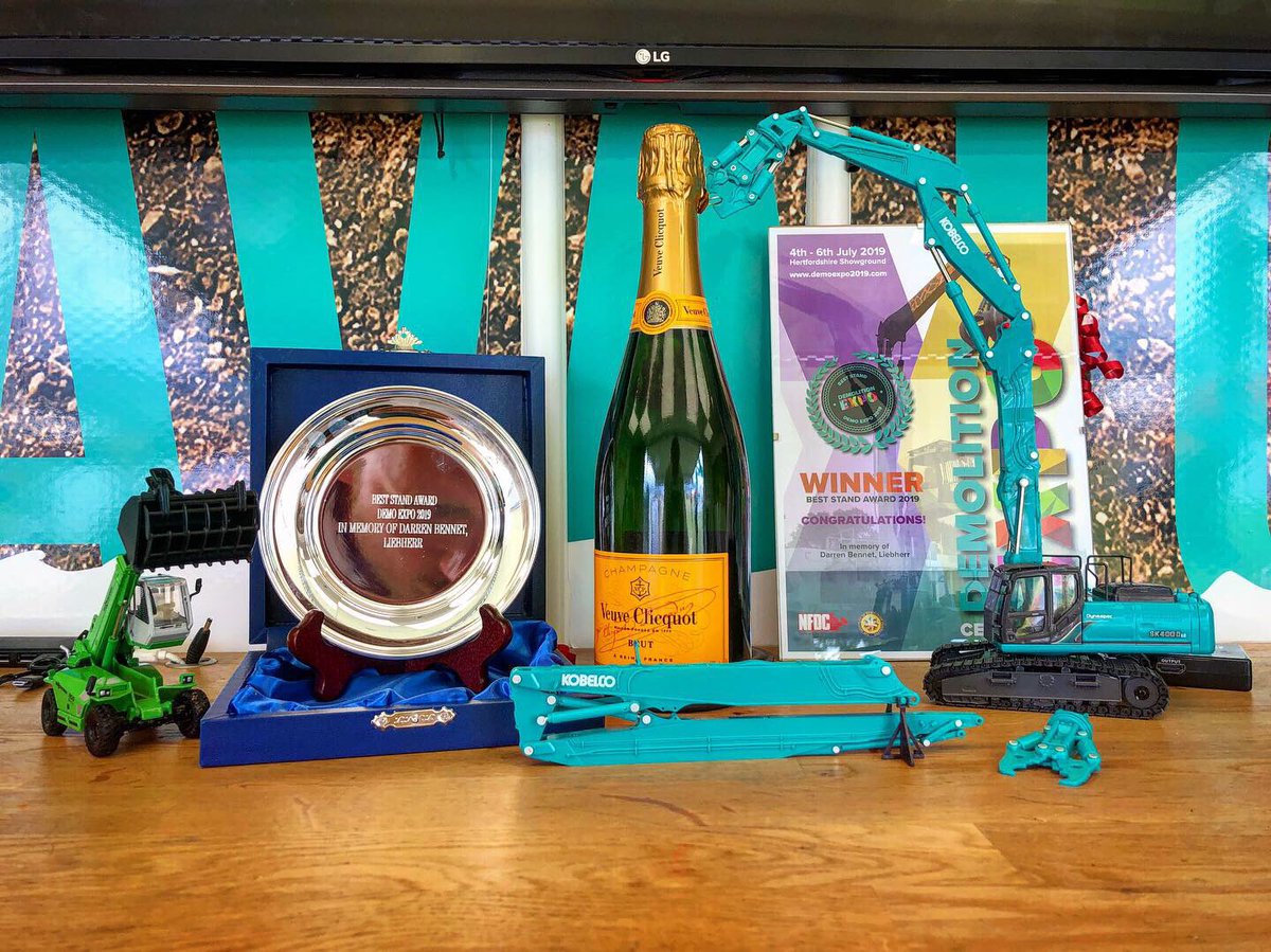 molson_group's tweet photo. Delighted to win the “Best stand award” at the @NFDCglobal Demo Expo.
We have great machines from Kobelco, @HyundaiCEE, @terex_finlay, NPK and Daemo for visitors to see.
#demoexpo19 #nfdc #molsonequipment #molsongroup #demolition #demolitionkit #excavator #crusher #screener https://t.co/mTkXq7DLRk