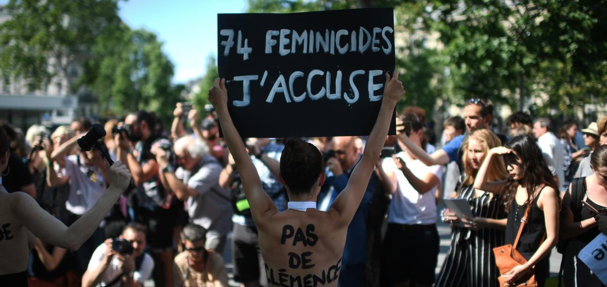 'Pendant combien de temps va-t-on encore enterrer nos filles, nos sœurs, nos nièces… ?' #Actu #Société #ViolenceContreLesFemmes #Féminicides >> madame.lefigaro.fr/societe/femini…