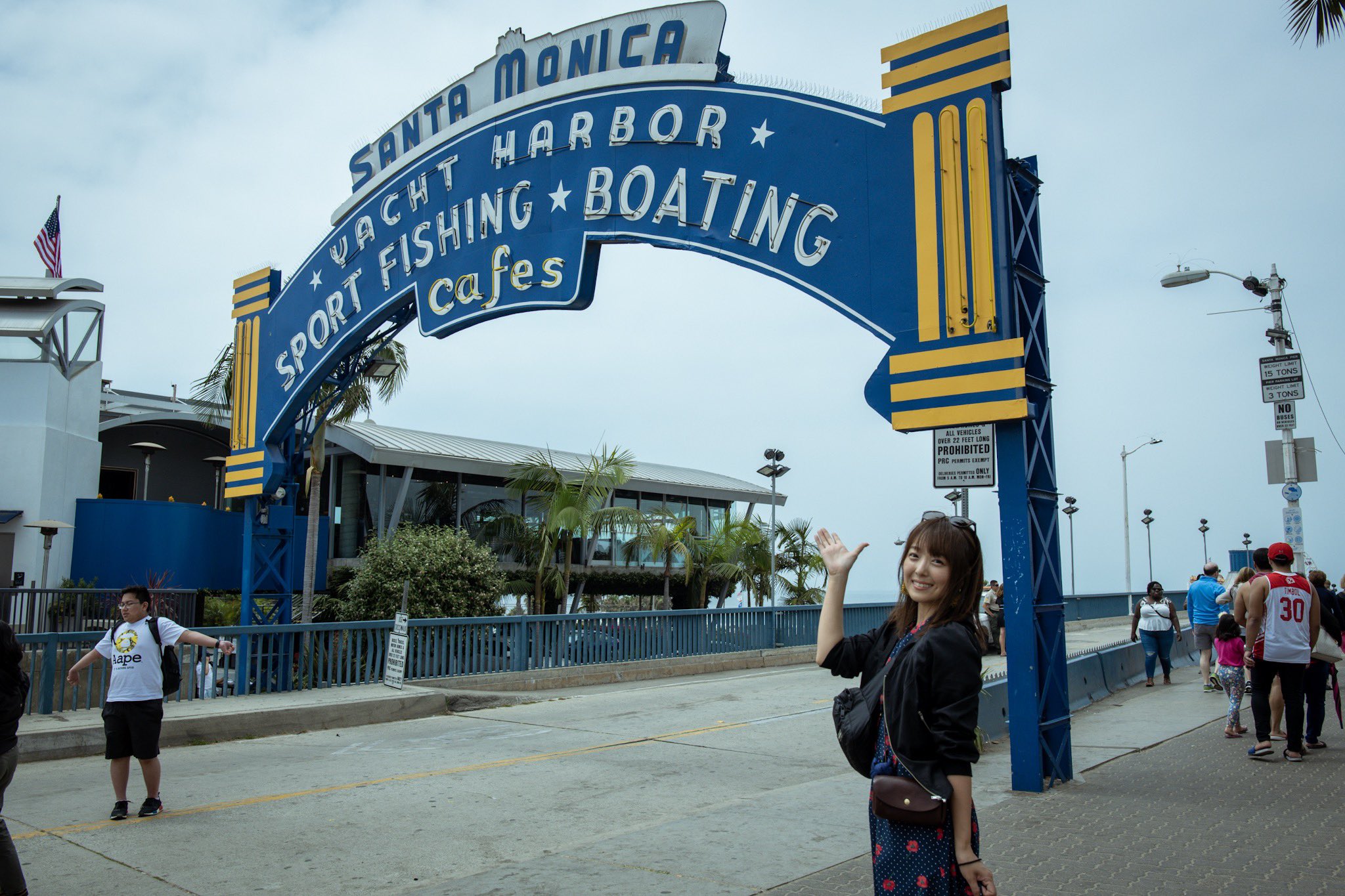 加藤英美里 サンタモニカビーチ マッスルビーチ 鉄棒とか 吊り輪とか沢山あってマッチョが沢山いました T Co Smfwcdm1go Twitter