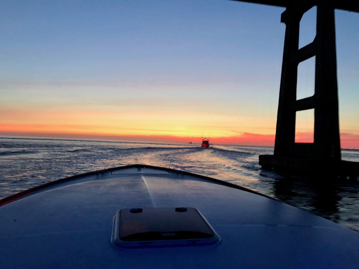 TheVacationDR's tweet photo. Amazing day Fishing on the #Hunter #EngineeredAnglingGear #ParamountOutdoors #MossyOakElements @coltford @leebrice #OuterBanks #NorthCarolina https://t.co/jlw5W8TfCc