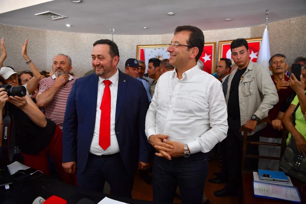 Vatanın her yeriyle ve herkesle kol kola olacağız.

Karadeniz Ereğli Uluslararası Sevgi Barış Dostluk Kültür ve Sanat Festivali'ne katılmak için yoldayız. Akçakoca’da MHP’den belediye başkanı seçilen Okan Yanmaz’a ve Akçakocalılara ilgileri ve ev sahiplikleri için teşekkürler.