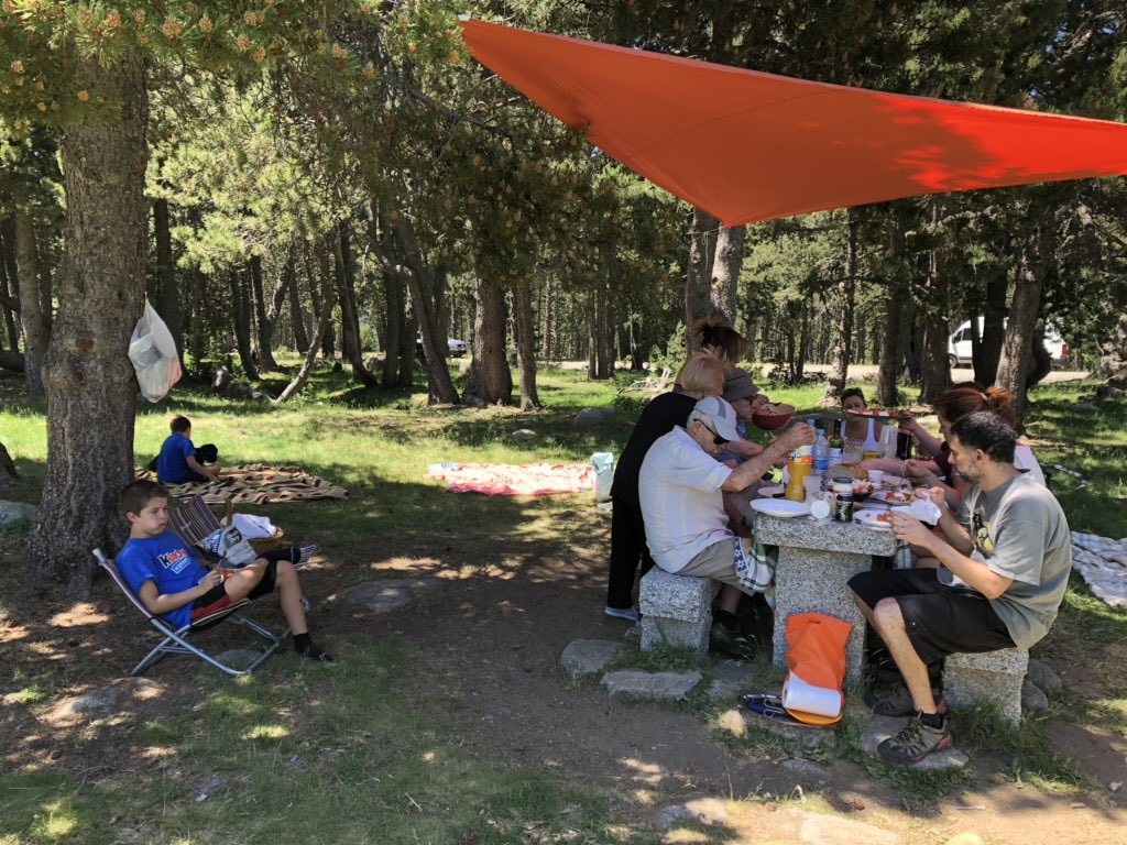 jaumesantpe's tweet photo. Family time 😋😍 #capdelrec https://t.co/bxQ9Q9tv27