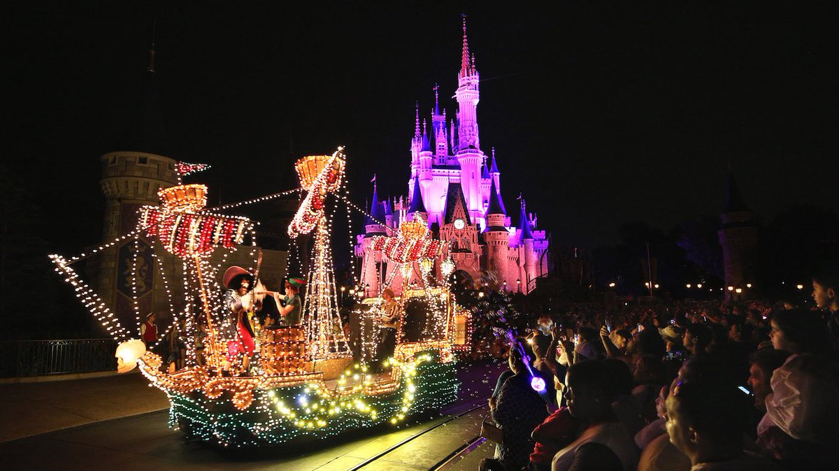 Blog_Mickey's tweet photo. HAPPY ANNIVERSARY!!

It's been 1,000 days since Magic Kingdom has had a nightly parade https://t.co/P4tbt0SJxc