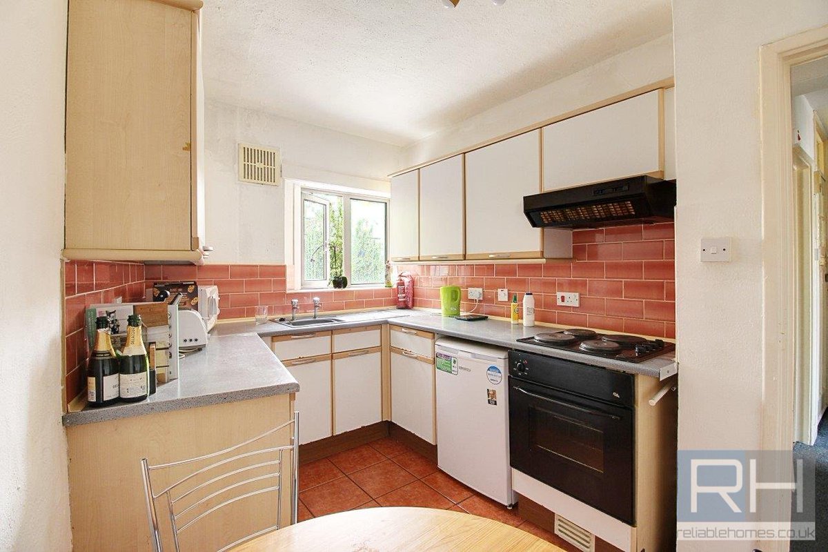 ReliableHomesEA's tweet photo. Check out our new 3 Bed flat in the heart of Crouch End on Broadway Parade, N8.
To find out more
see: https://t.co/kakuy8gyMP
#reliablehomes #crouchend #3bedflat #flattolet #locationlocationlocation #broadway https://t.co/H4p2jPkYsC
