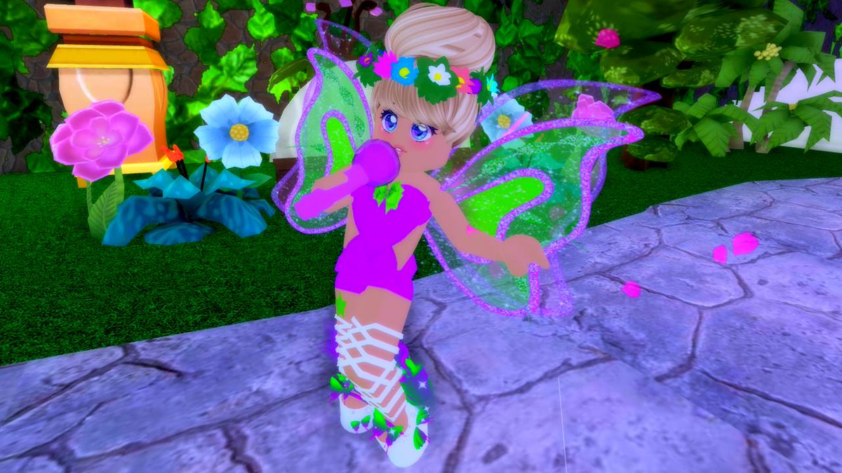 Jenni Simmer On Twitter I Made A Royale High Look With The Outfit Didis Designs Made Me - jenni simmer roblox youtube