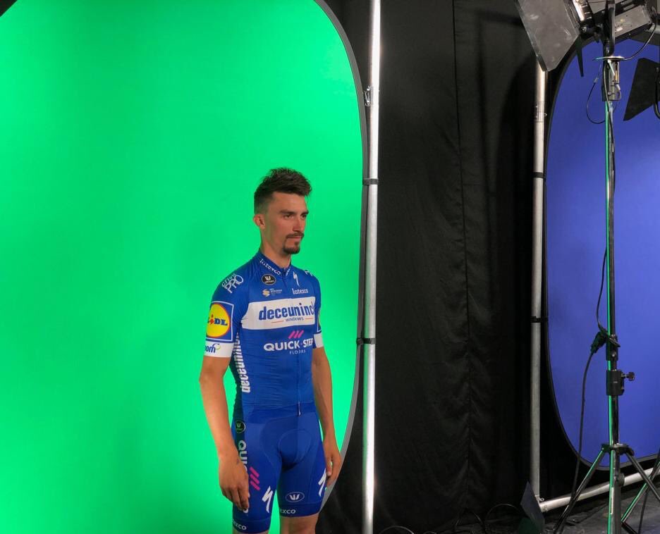 soudalquickstep's tweet image. Follow us and RT this picture for a chance to win a 2019 @PCyclingManager game key!