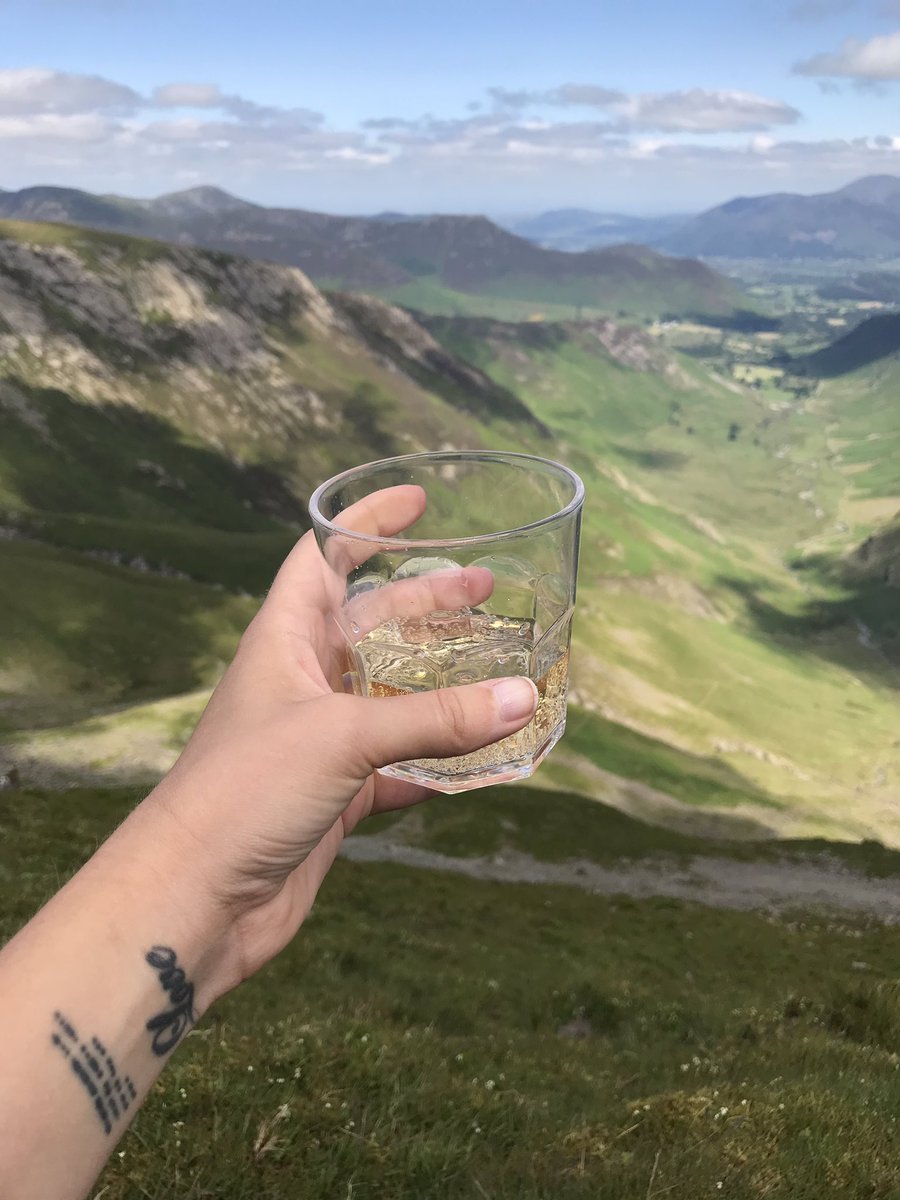 Celebrating my 50th Wainwright on Robinson, then onto Hindscarth and Dale Head to complete all of the North Western Fells today 😁 #lakedistrict #wainwrightbagging