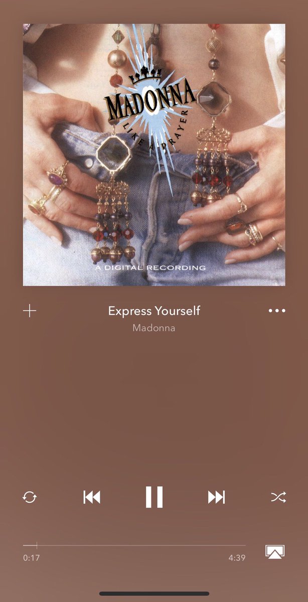 Oh what are we gonna do with our parents? Pops is on a retro Madge kick. #OldGeezer <a href="/RemydogIG/">Mr. Maddox McClain</a> <a href="/DaisyTheGrey/">TwirlyTwyla 🌪</a> <a href="/Emmett_dog/">Ike 🐾</a> <a href="/mandy1965/">Mandy Lopez</a> <a href="/antoniabv/">Antonia</a> <a href="/Peppino2005/">Pippy</a> @GreyhoundMickey @HollyBobsHound