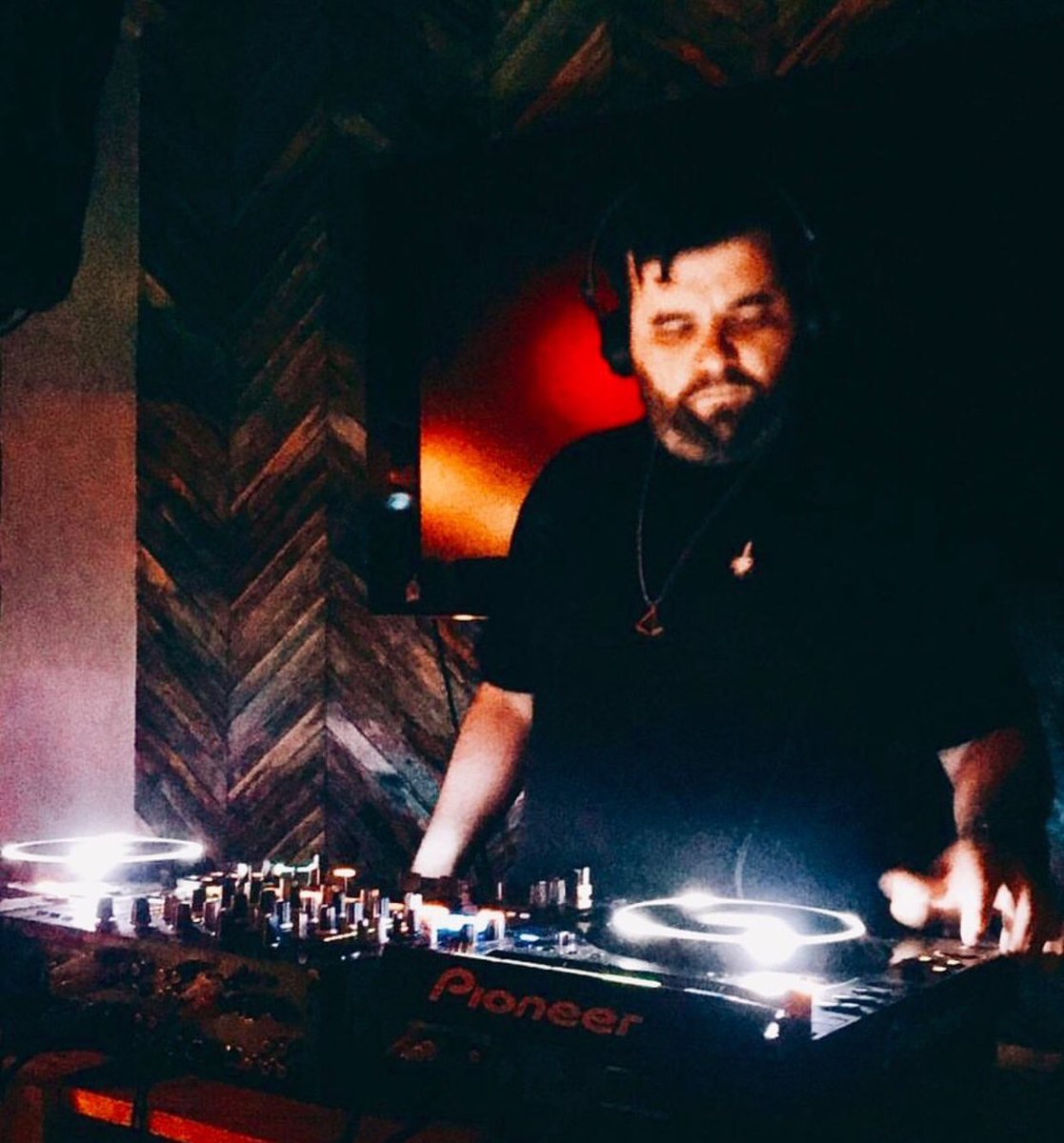 jeebear's tweet photo. Mad fun last night at @elandariegord 🎧 #jeebear #dj #lastnight https://t.co/zQR3My593W